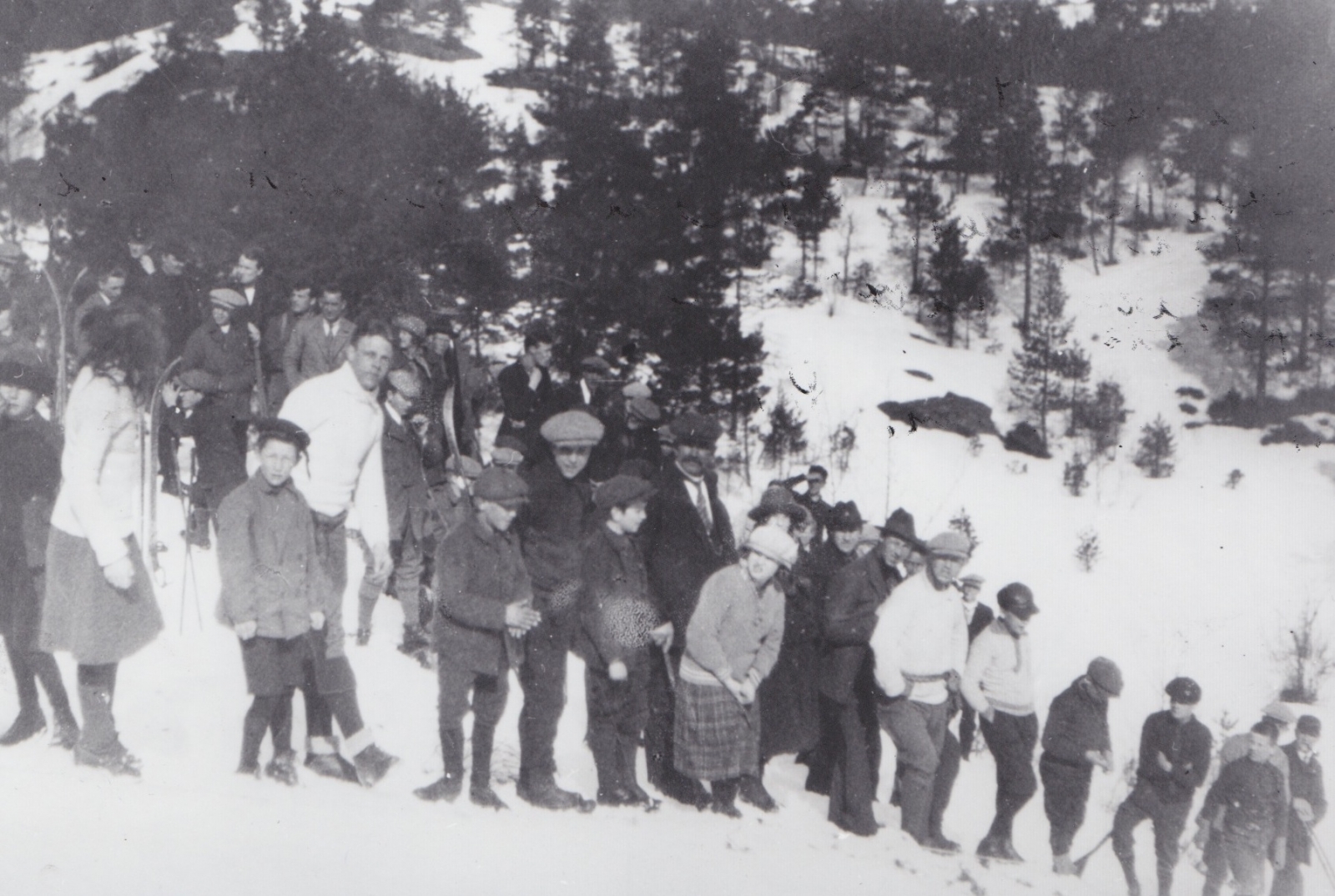 Høiaas bakken Palmesøndag 13.april 1934 Østfold Billedarkiv Sarpsborg copy