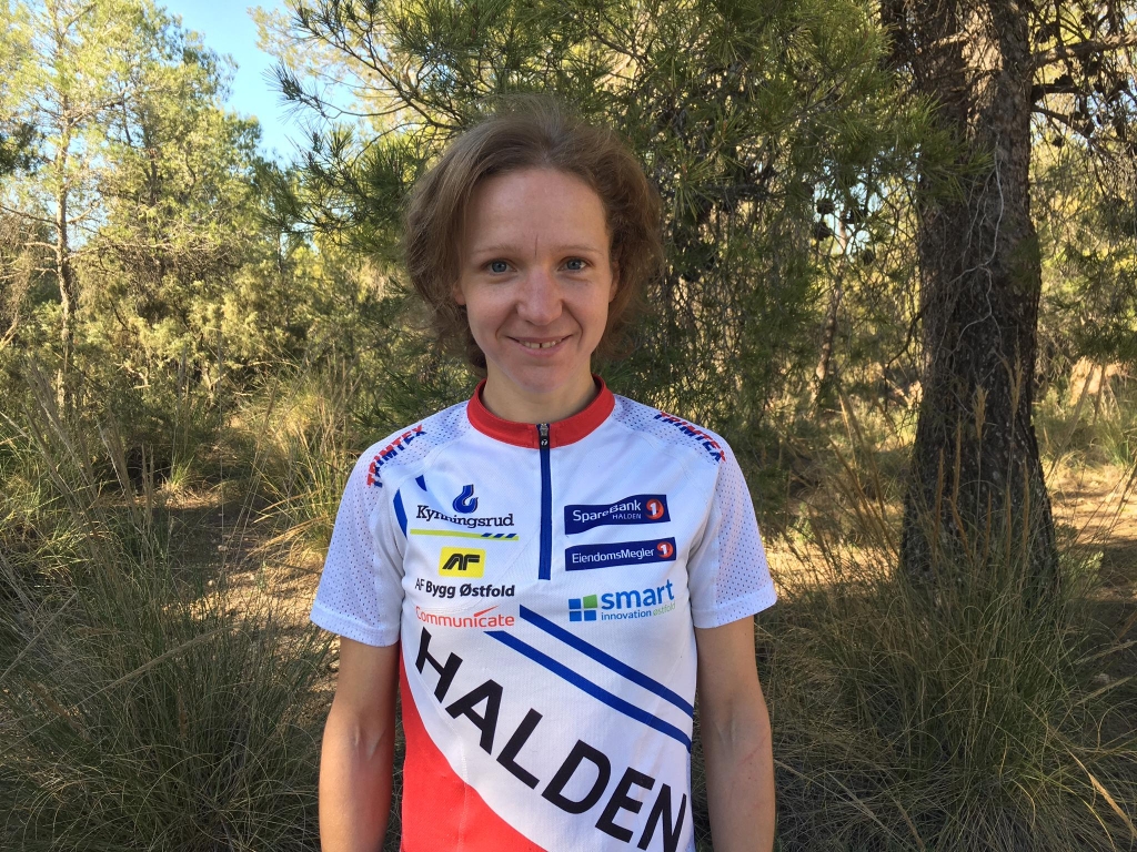 Svetlana Mironova løper for Halden SK Svetlana Mironova løper for Halden SK